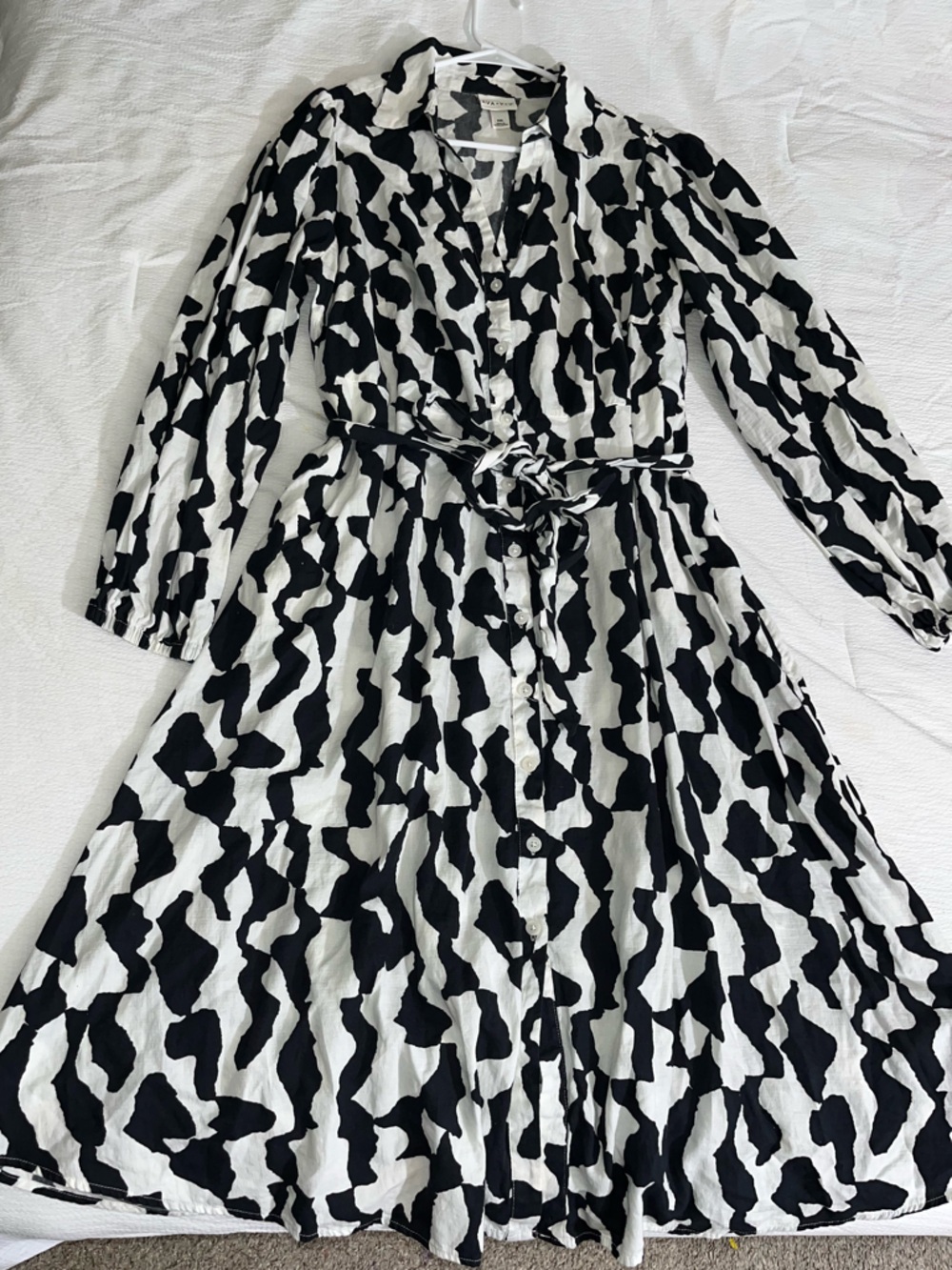 Ava & Viv Black and White Abstract Button-Up dress